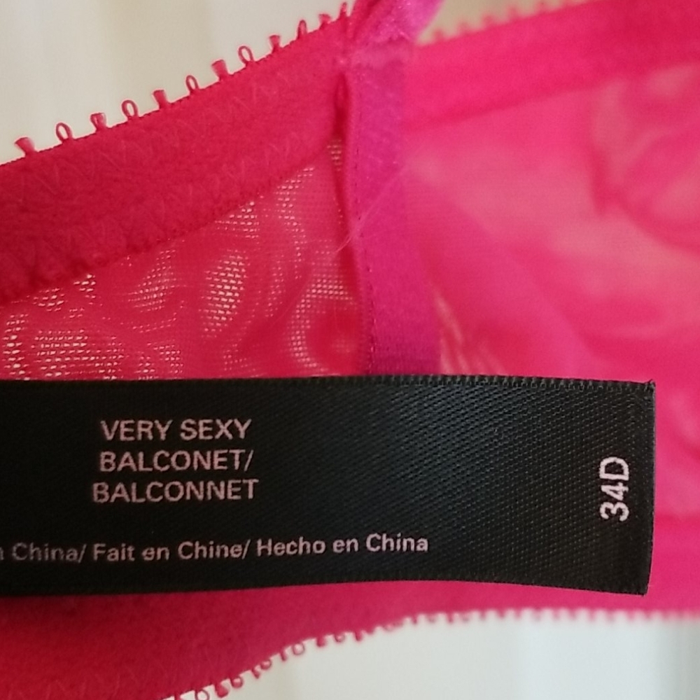 Victoria's Secret Fuschia Very Sexy Push Up Bra - Picture 7 of 7